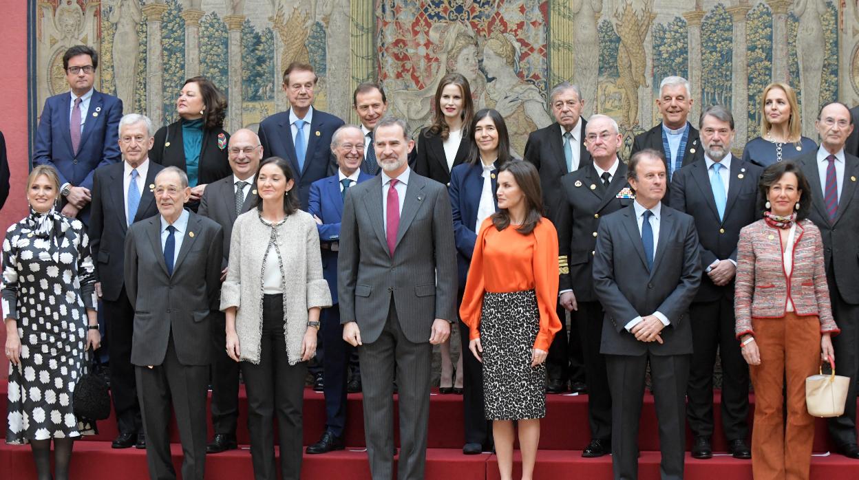 Los Reyes entregan las acreditaciones correspondientes a la octava edición de «Embajadores Honorarios de la Marca España»