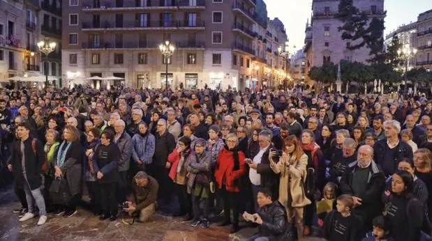 La Asociación de las Víctimas del Metro de Valencia se concentra por última vez