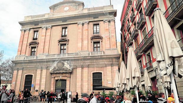 Ayuntamiento y Generalitat, en guerra por el futuro de la Antigua Fundición