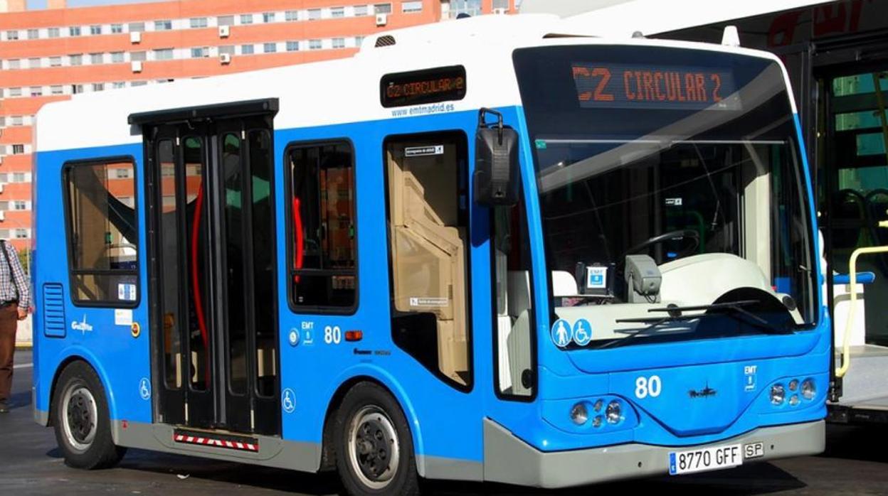 Uno de los minibuses de la Empresa Municipal de Transportes que serán automáticos