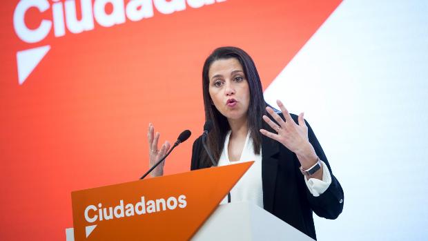 Inés Arrimadas reclama a Pedro Sánchez que lidere un plan de actuación nacional para frenar el coronavirus