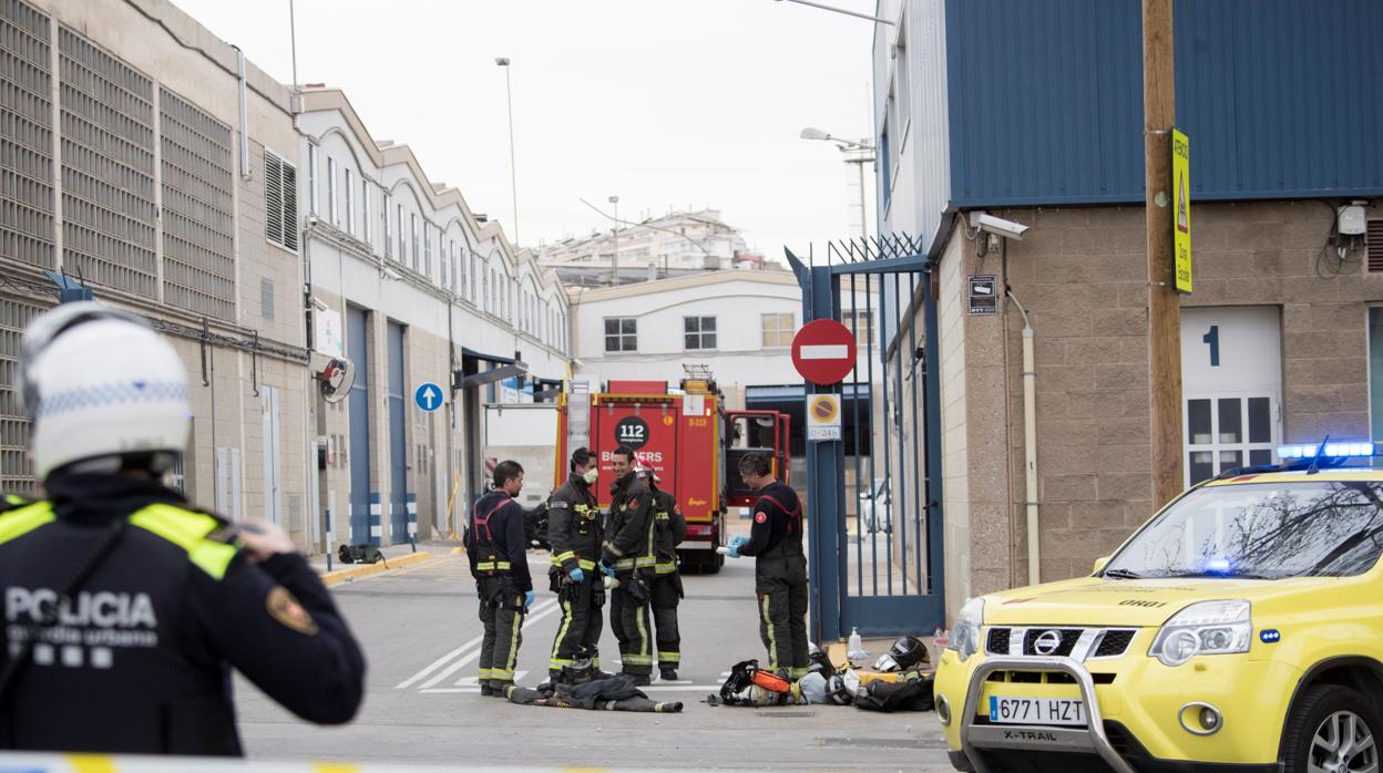 Los bomberos lograron acceder al punto exacto de la explosión a media mañana