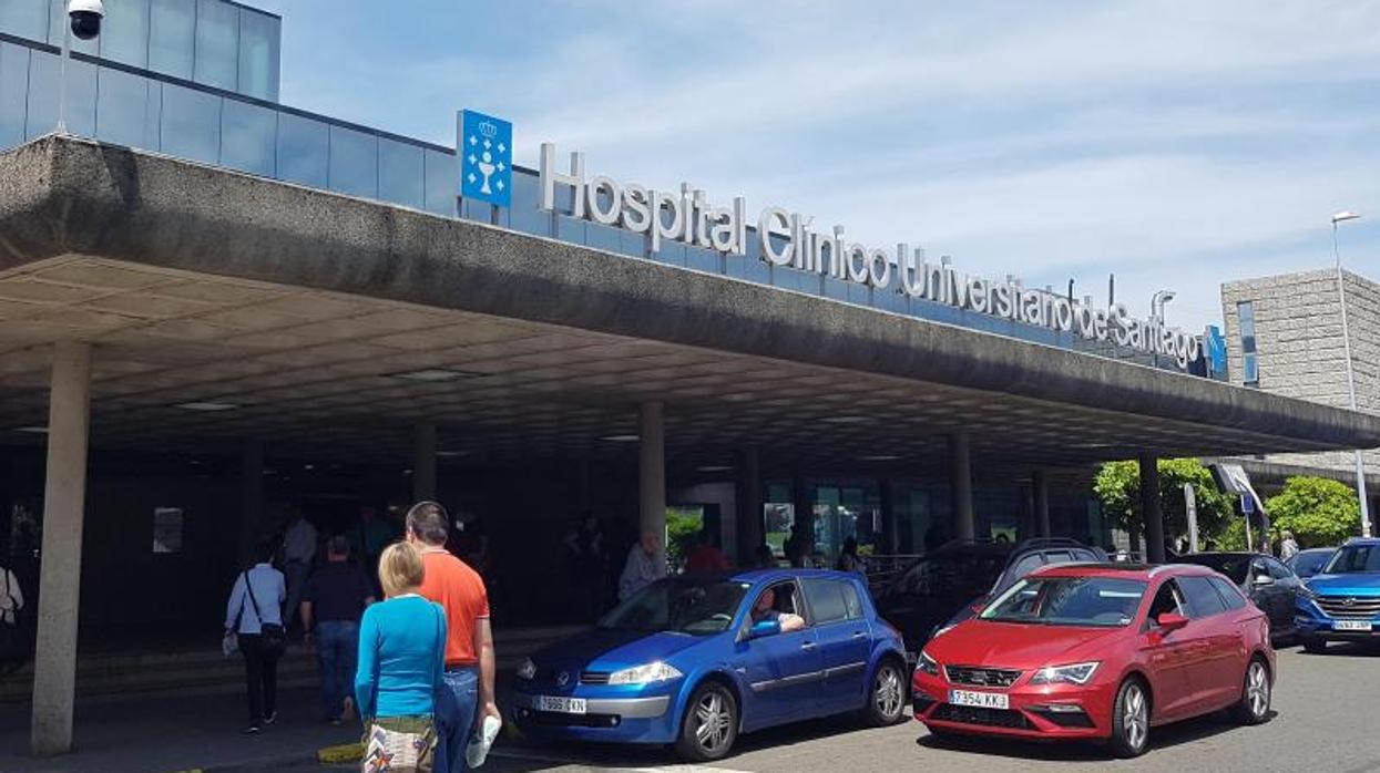 Entrada al Hospital Clínico Universitario de Santiago de Compostela