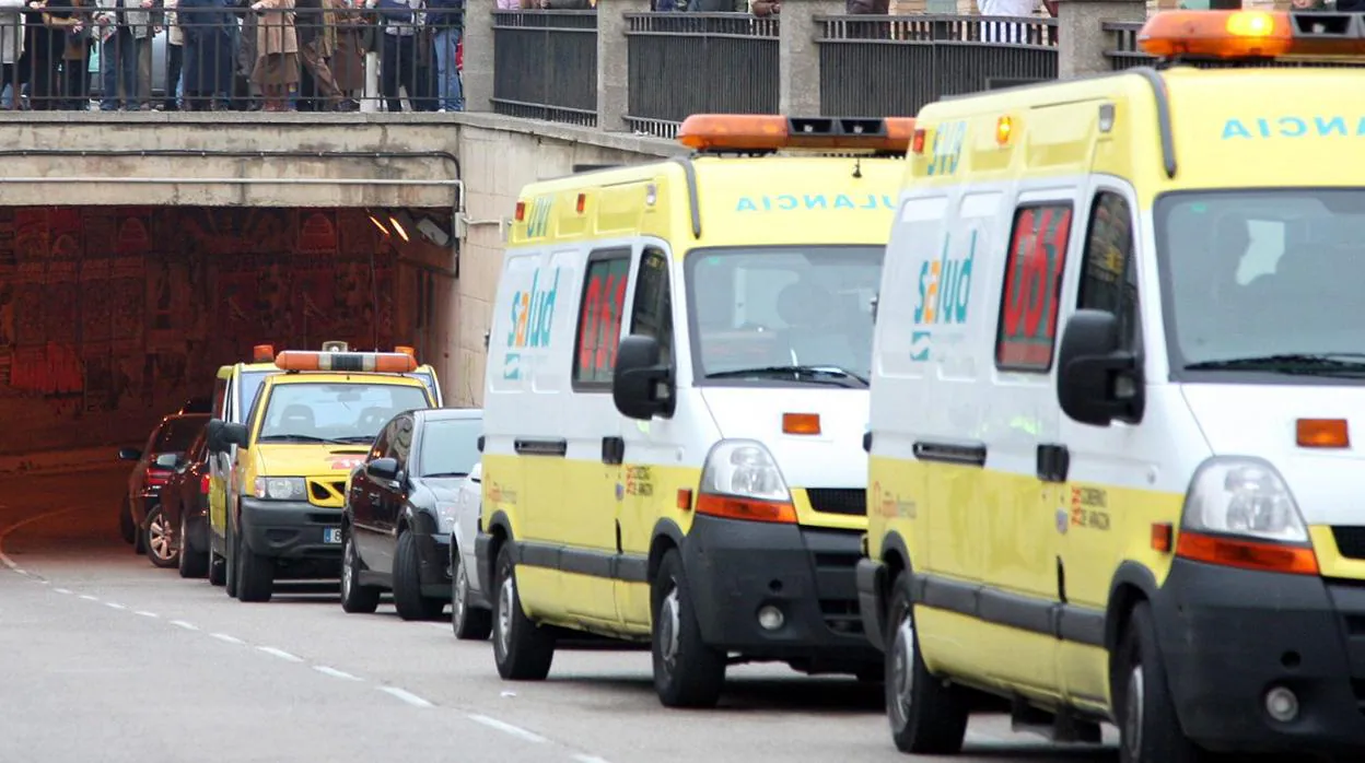 Ambulancias a las puertas del hospital Miguel Servet de Zaragoza