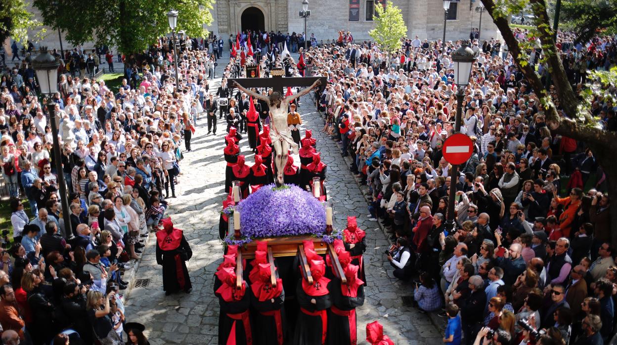 Una de las multitudinarias procesiones celebradas en Valladolid, en una imagen de archivo