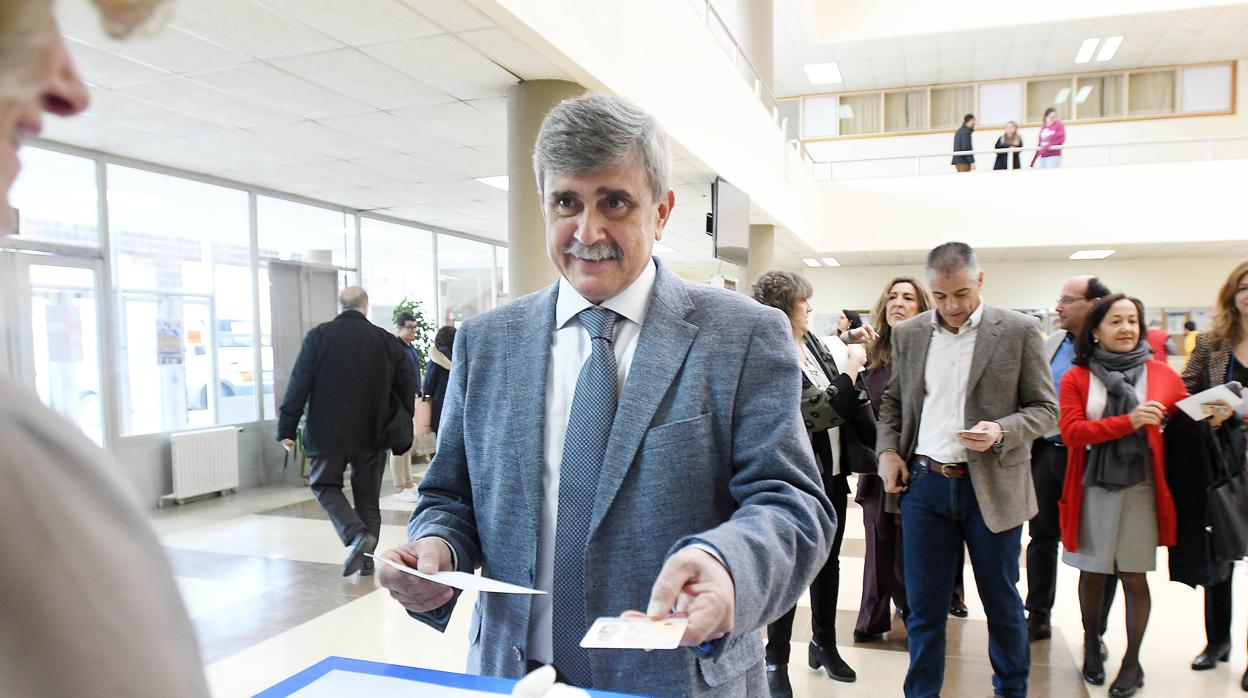 García Marín, durante la jornada electoral