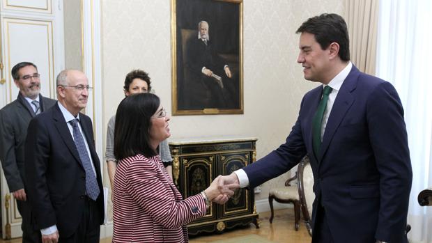 En aislamiento el consejero de Presidencia, Ángel Ibáñez, tras el encuentro con la ministra Darias