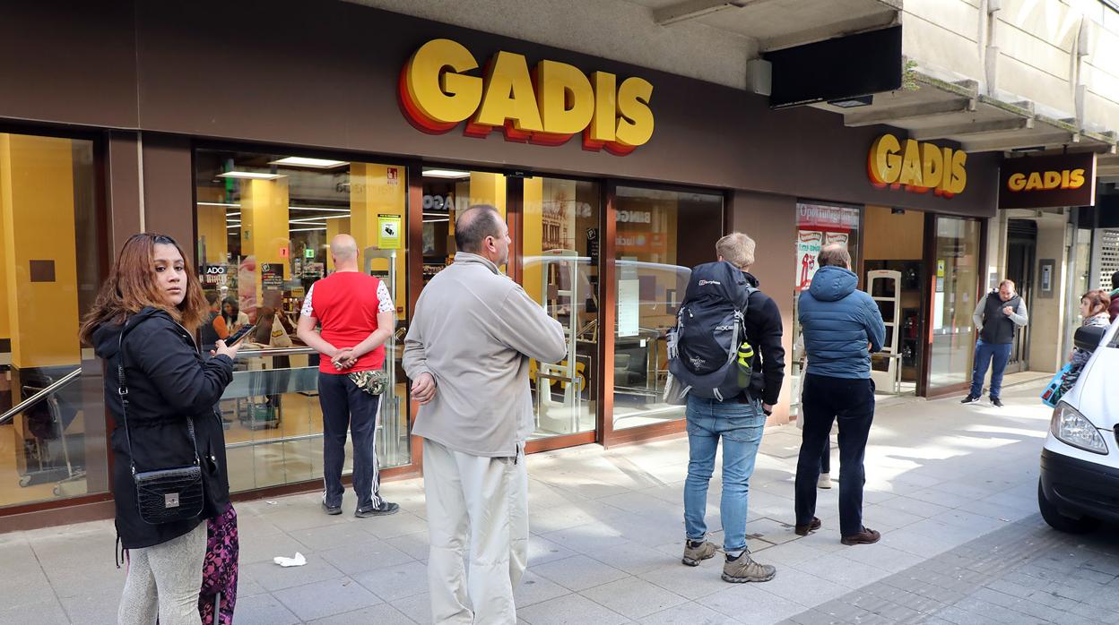 Un Gadis del centro santiagués, con colas para entrar este sábado