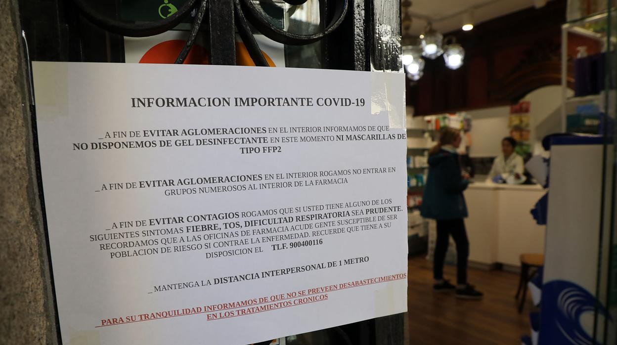 Cartel en una farmacia de Santiago de Compostela