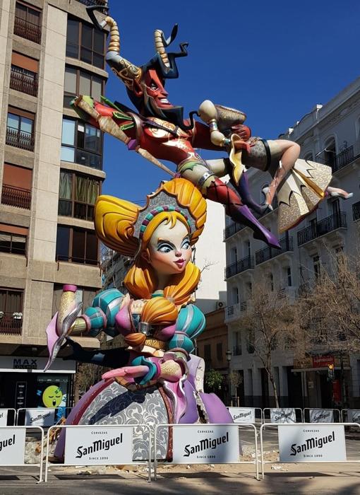 Imagen de la falla Reino de Valencia antes de ser víctima del acto vandálico