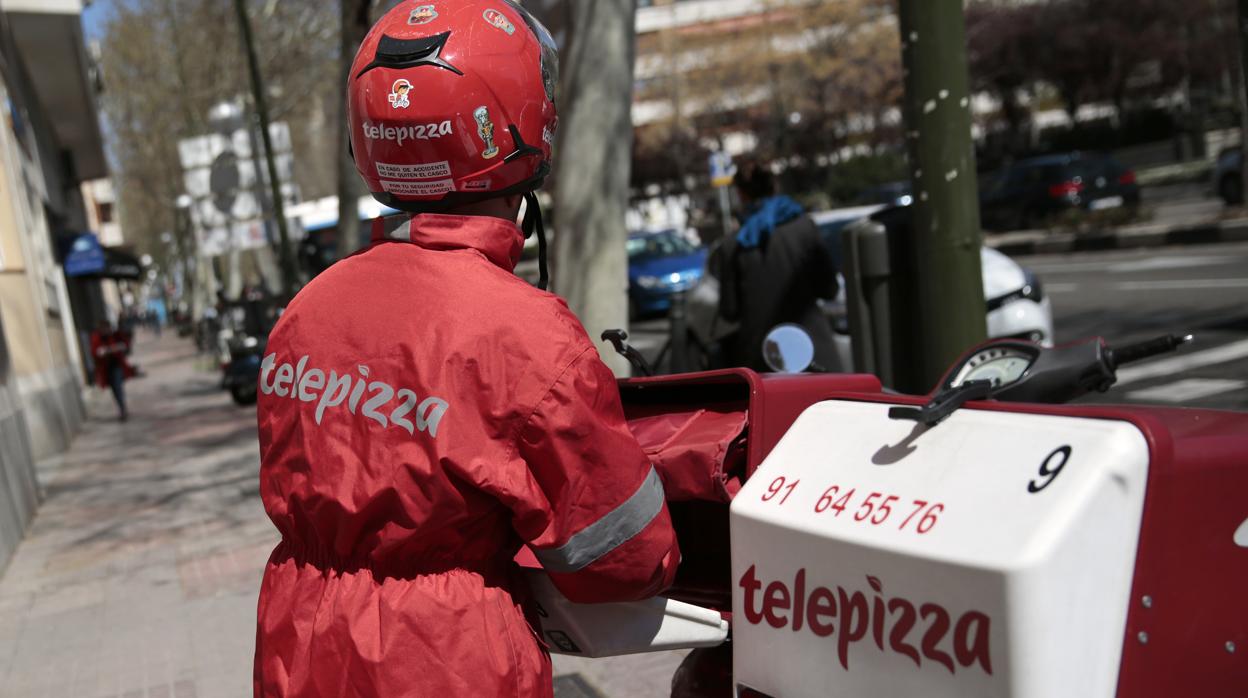 Un repartidor de Telepizza