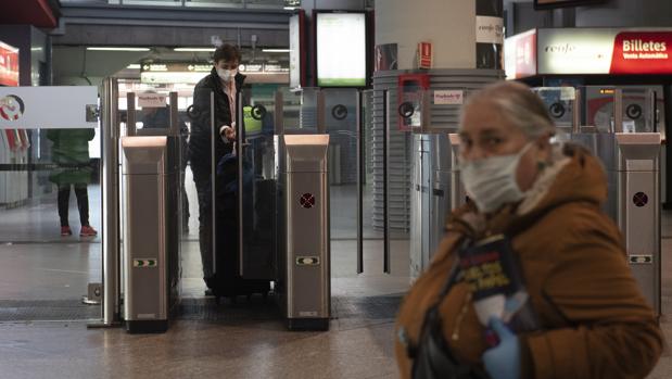 Metro y EMT mantendrán su oferta de transporte para evitar grandes aglomeraciones