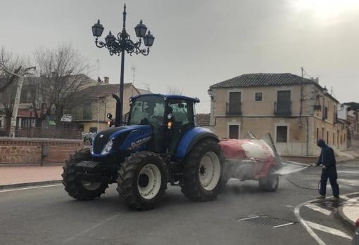 Baldeo en las calles de Guadamur