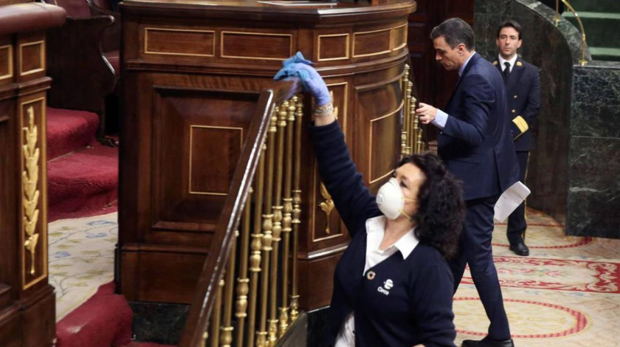 La trabajadora de la limpieza Valentina Cepeda en el pleno del pasado miércoles