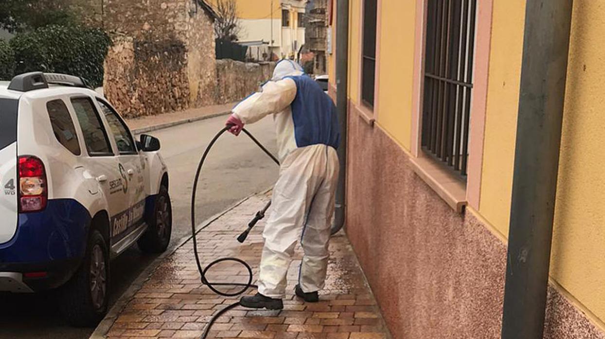 Brigadas de Geacam desinfectando en consultorios y centros de salud contra el coronavirus