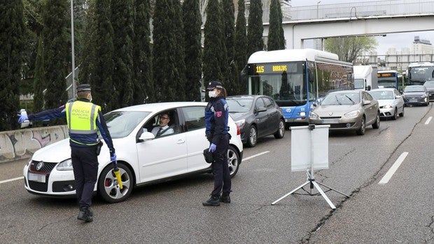 La Policía multó este sábado a 1.828 personas por incumplir el estado de alarma del Covid-19