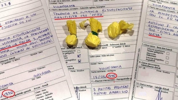 La Policía foral denuncia a una anciana por «levantarse la falda y guardarle 'speed' a su nieta»