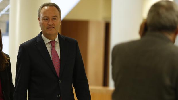 Coronavirus: mejora el estado de salud de Alberto Fabra y comienzan a retirarle la sedación