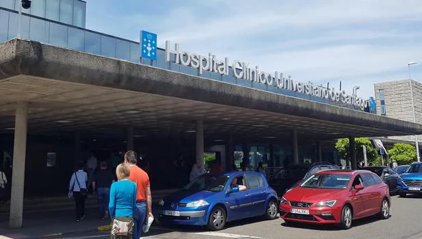 Los dos primeros pacientes ingresados en unidades de críticos de Santiago pasan a planta