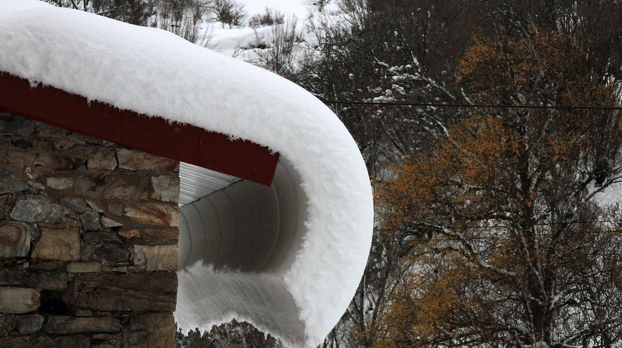 La alerta por nevadas se traslada al noreste de Castilla y León