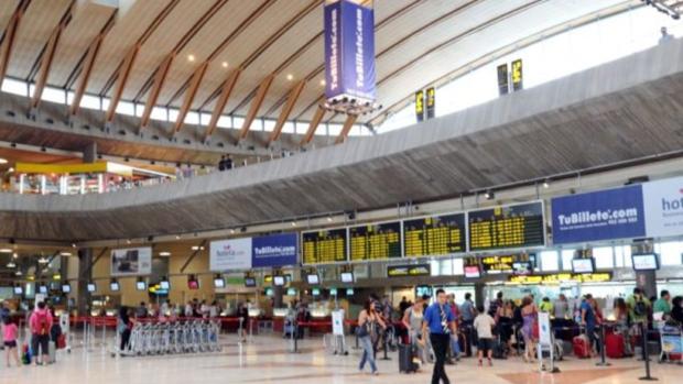 El Gobierno fija en 80 euros por trayecto en los vuelos interinsulares mientras dure el estado de alarma
