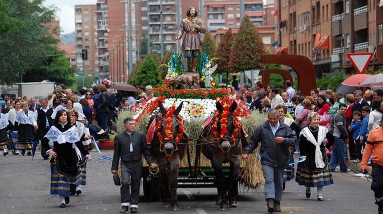 Imagen del gran cortejo de San Isidro el año pasado en Talavera