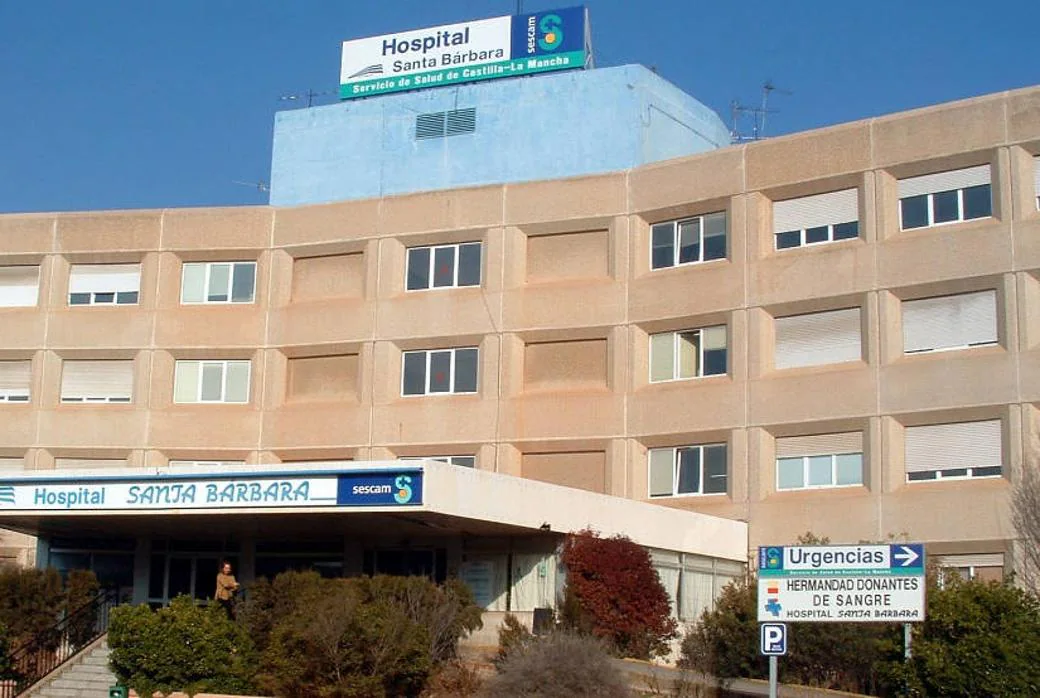 Entrada al Hospital Santa Bárbara de Puertollano (Ciudad Real)