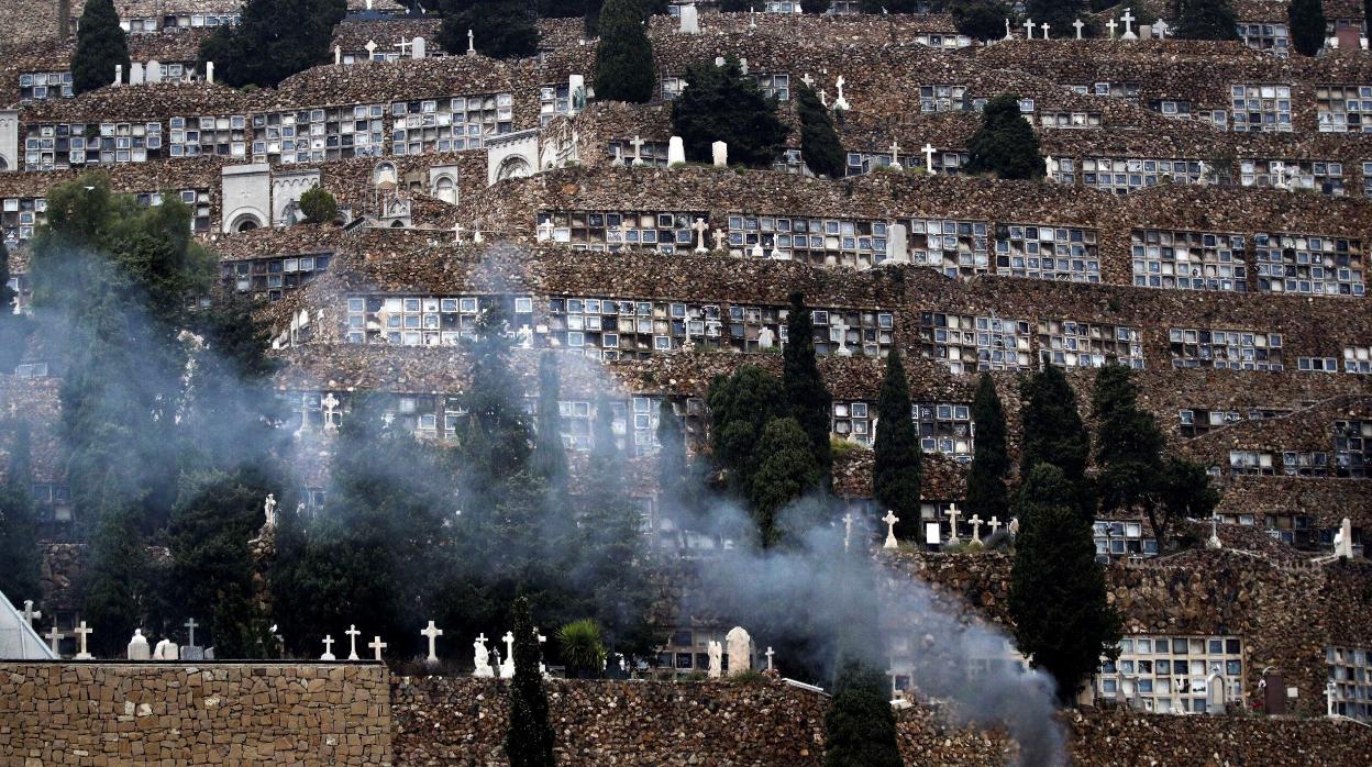 El crematorio del cementerio de Montjuïc, durante estos días de confinamiento