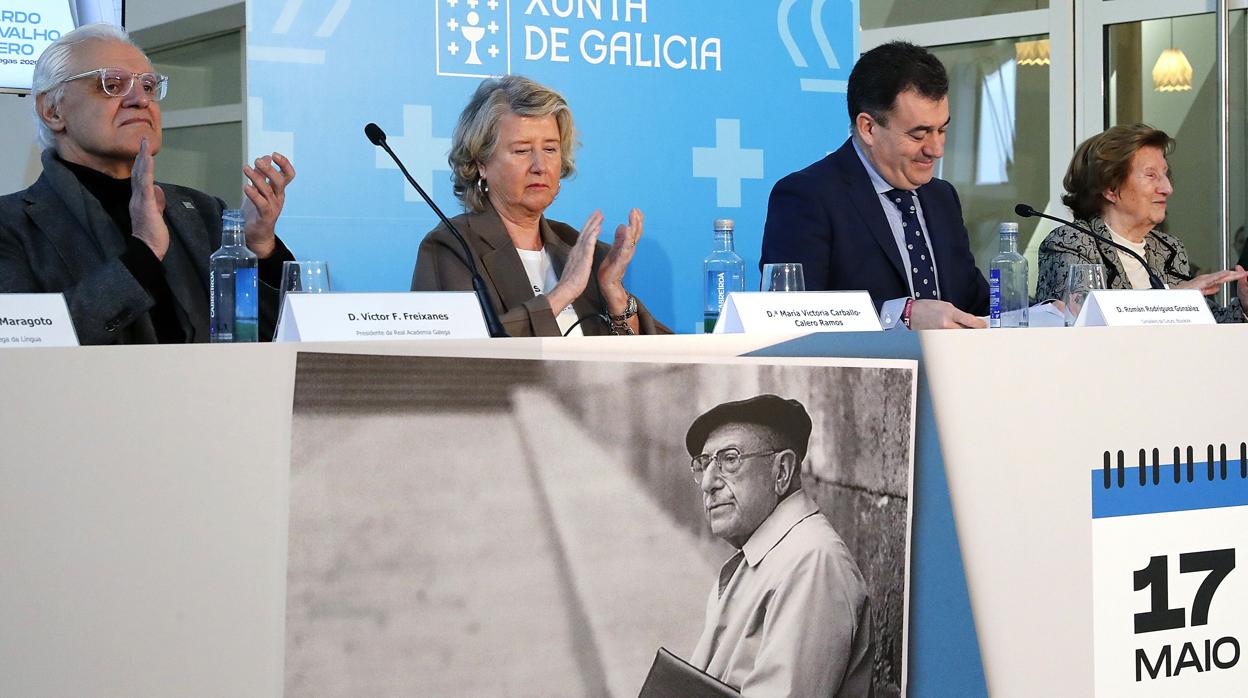 Presentación del Día das Letras Galegas en homenaje a Carballo Calero en Santiago