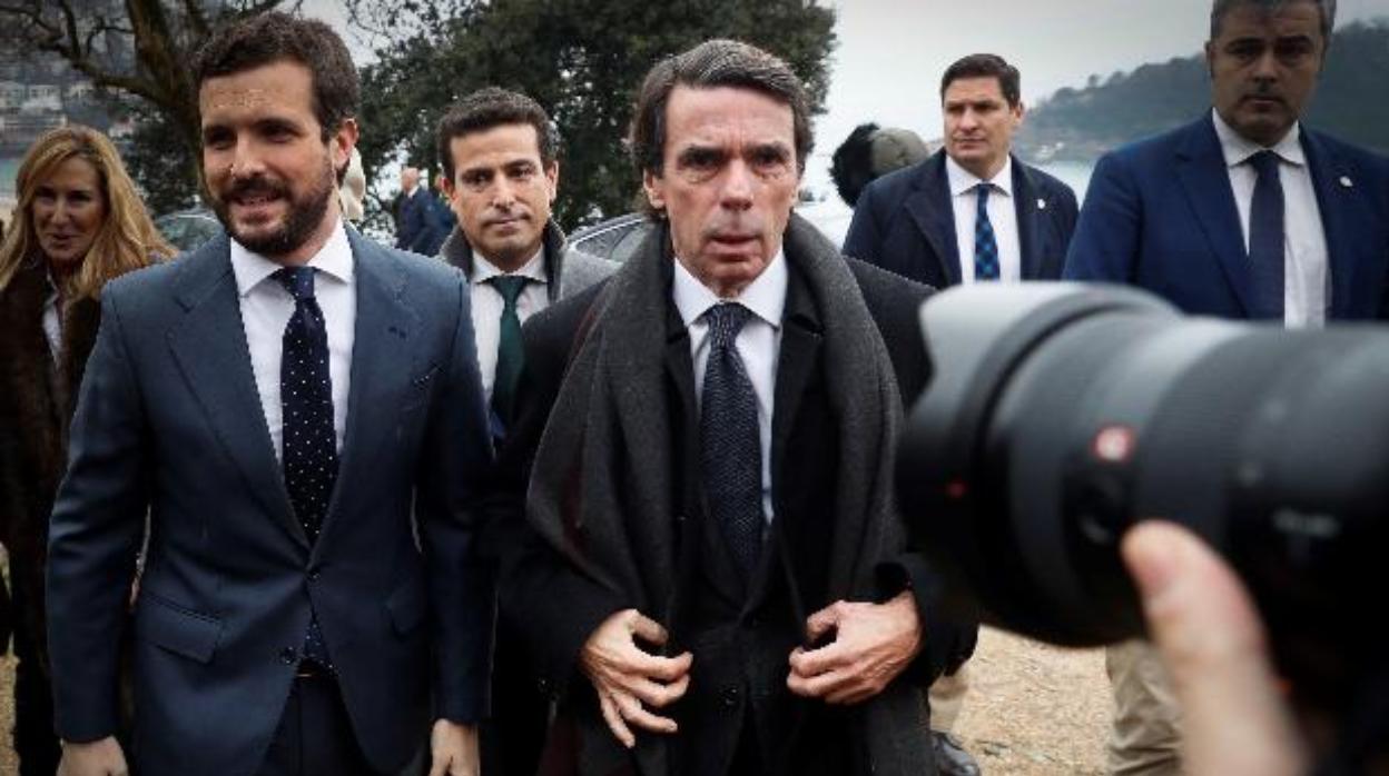 El presidente del PP, Pablo Casado, y José María Aznar, en una imagen de este invierno