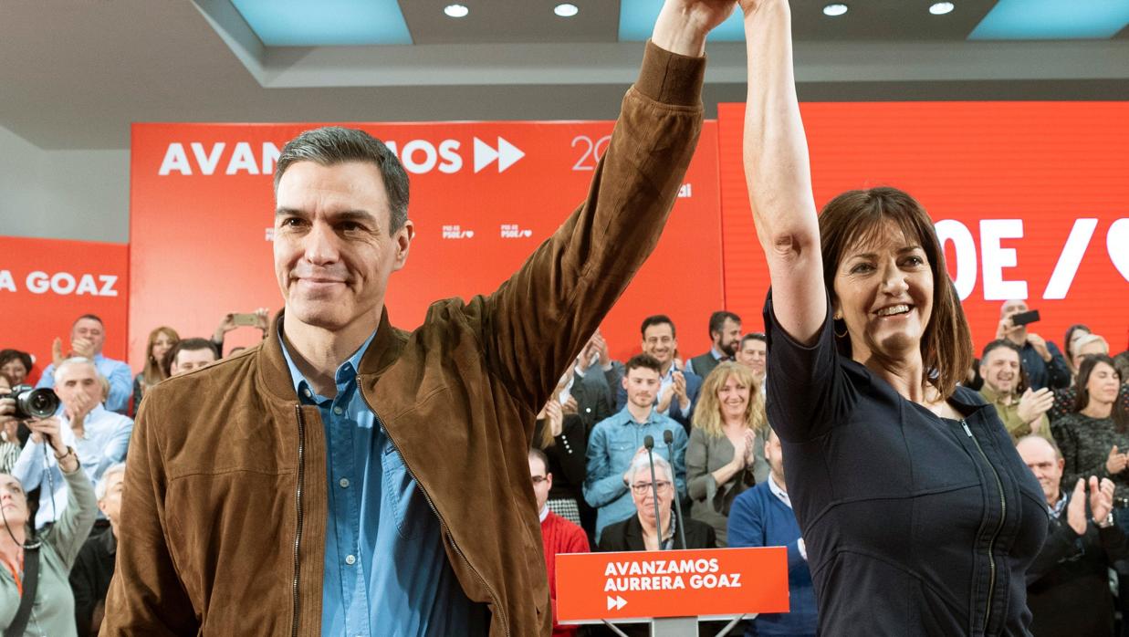 Foto de archivo de Pedro Sánchez e Idoia Mendia