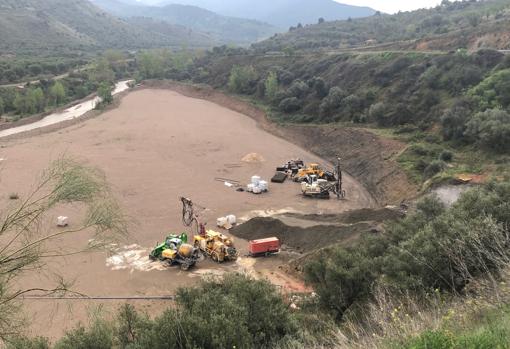 Panorámica de la zona donde se está preparando el tereno para el túnel de trasvase que llenará el embalse de Mularroya