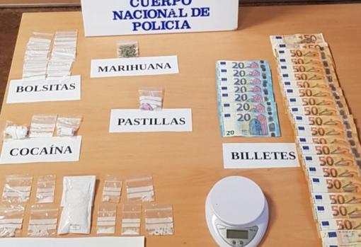 Detenido un tatuador que agredió a dos policías que acudieron a desmantelar un punto de venta de droga en su local