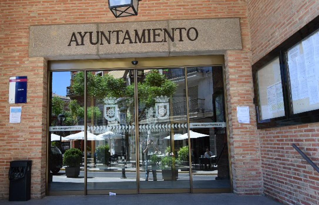 Entrada al Ayuntamiento de Miguelturra