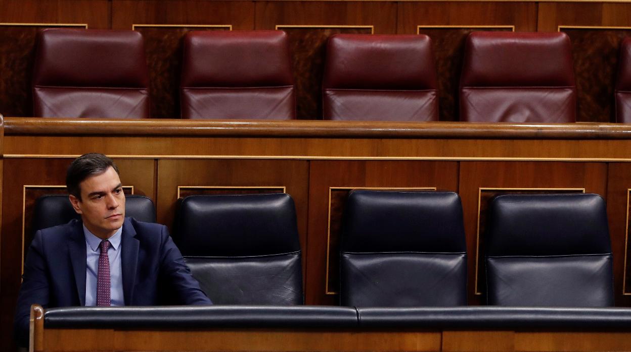 El presidente del Gobierno, Pedro Sánchez, este miércoles en el Salón de Plenos del Congreso