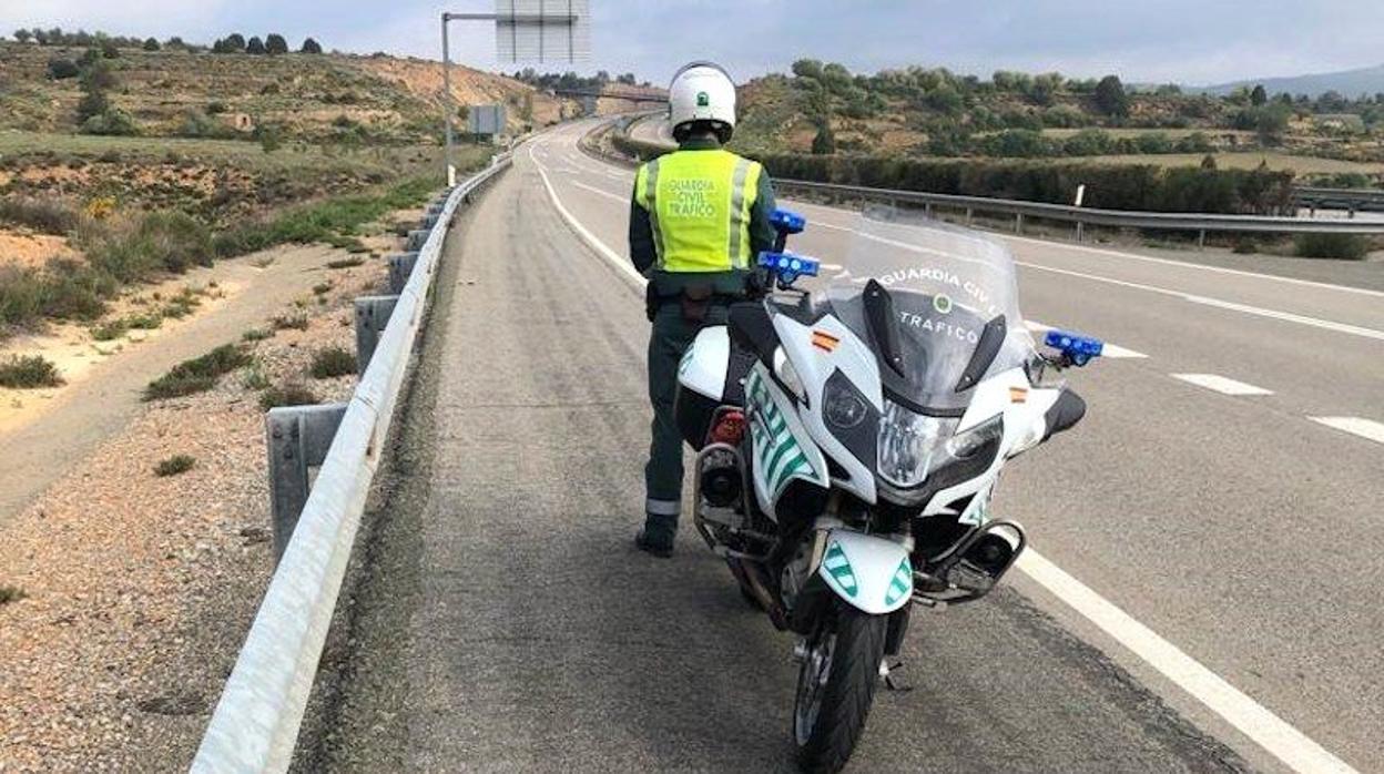 Un camión arrolla un coche averiado en la A-30 en Tobarra y muere su ocupante