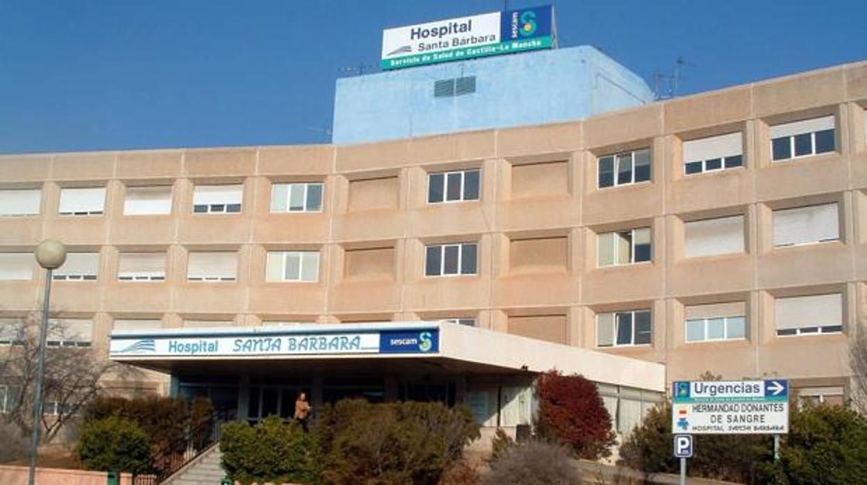 Entrada al Hospital Santa Bárbara de Puertollano (Ciudad Real)