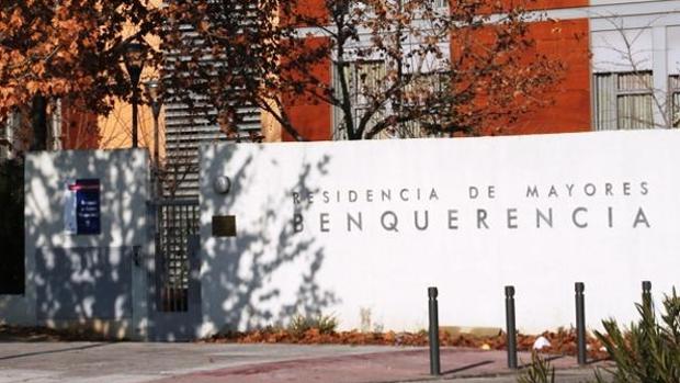 El Colegio de Médicos de Toledo niega el abandono asistencial de los mayores que viven en residencias