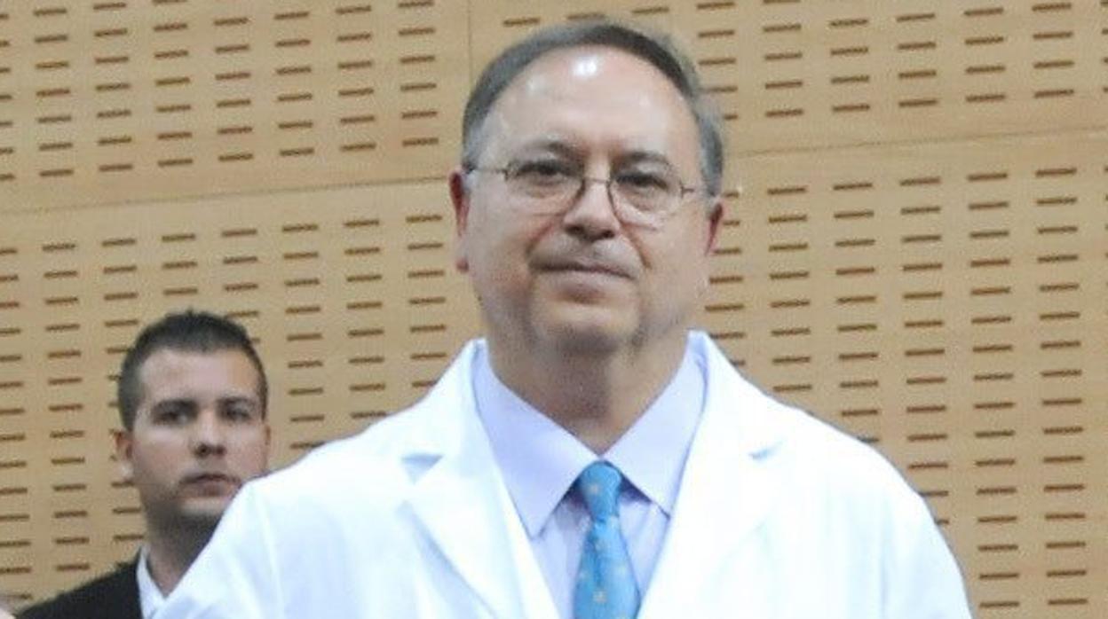 Jesús Vaquero, jefe de neurocirugía del Hospital Puerta del Hierro