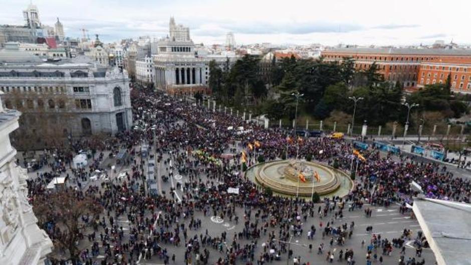 Una juez descarta «causalidad» entre la asistencia a la manifestación del 8-M y la propagación del coronavirus