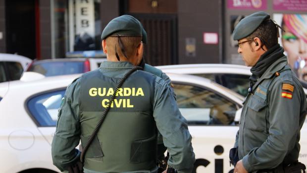 «A mi no me encerráis»: un hombre se traga siete bolsas de cocaína ante la Guardia Civil en Alicante