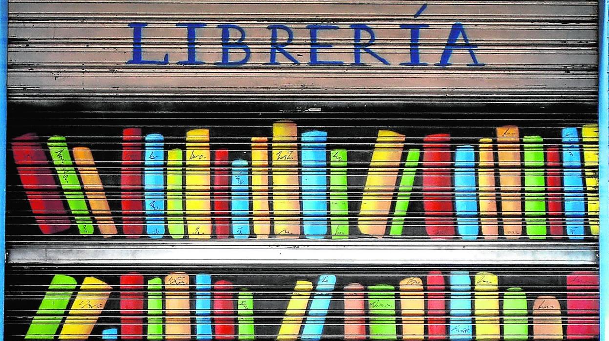 Los libros, como las libererías, también están confinados