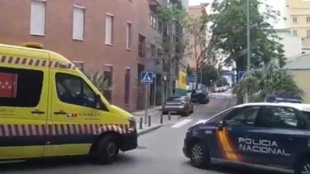 Cortan el cuello a un hombre durante una reyerta en un domicilio de Canillejas