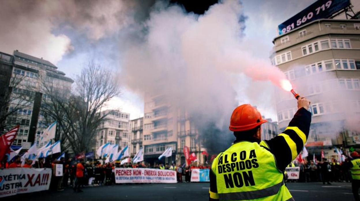 Imagen de archivo de una protesta de los trabajadores de Alcoa