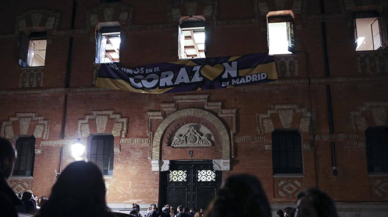 Exterior del edificio okupado por La Ingobernable en el distrito de Retiro