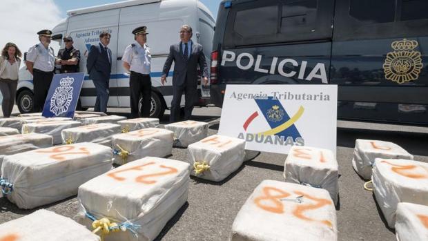 Varios detenidos en Galicia tras un alijo de 4.000 kilos de cocaína en un barco en alta mar