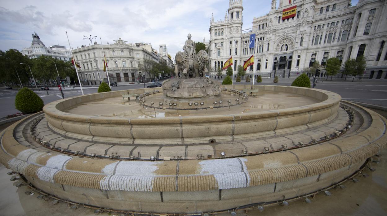 La Cibeles, sin agua, a la espera de que comiencen hoy los trabajos de restauración