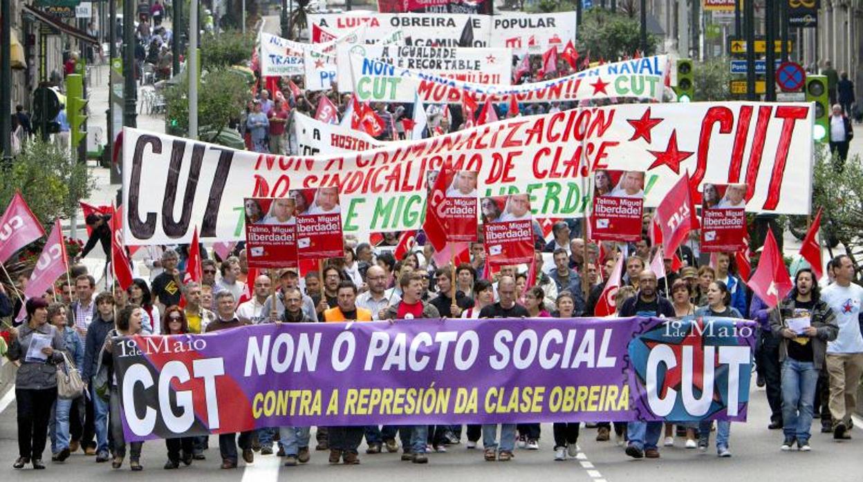 Pancarta de la CUT en una manifestación del Primero de Mayo en Vigo en 2011