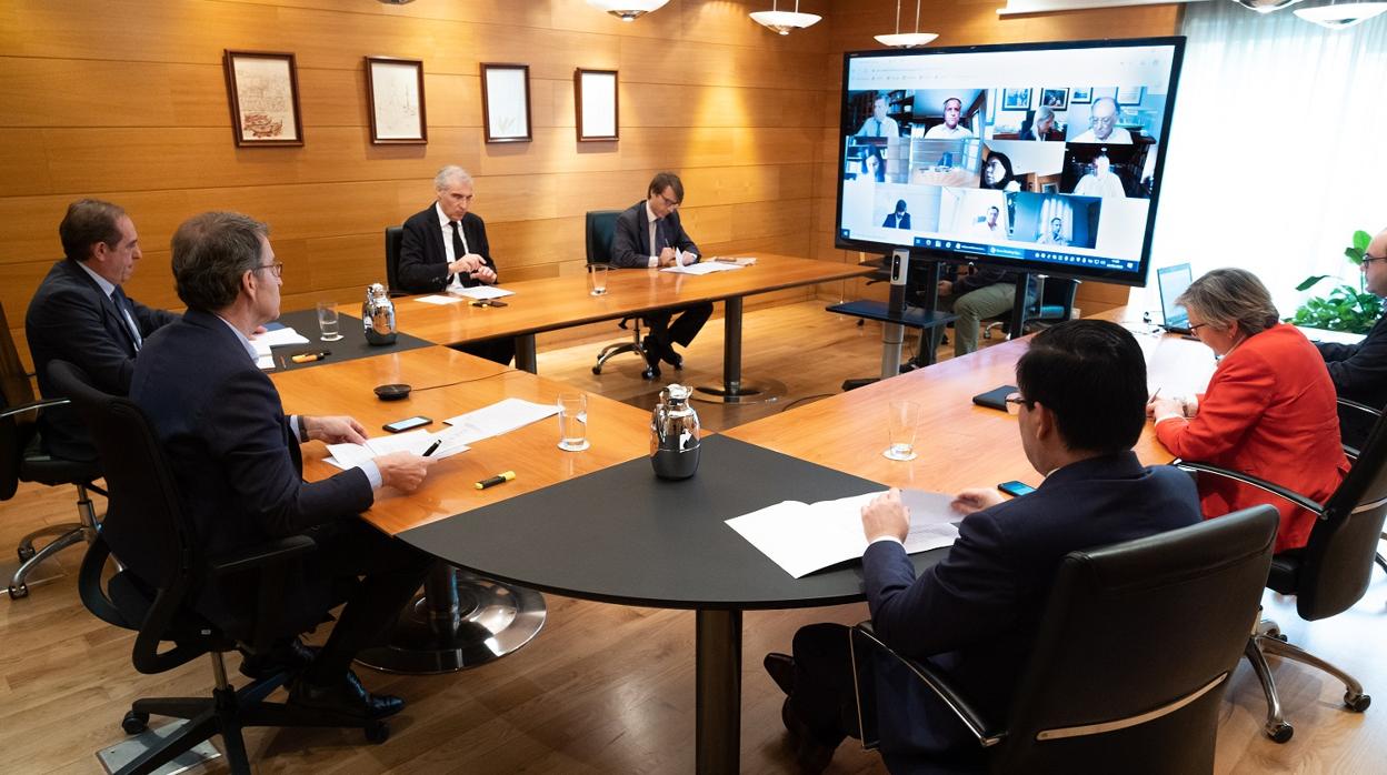 Videoconferencia con el comité de expertos económicos