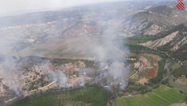 Se declara un incendio en un paraje de Casas de Ves